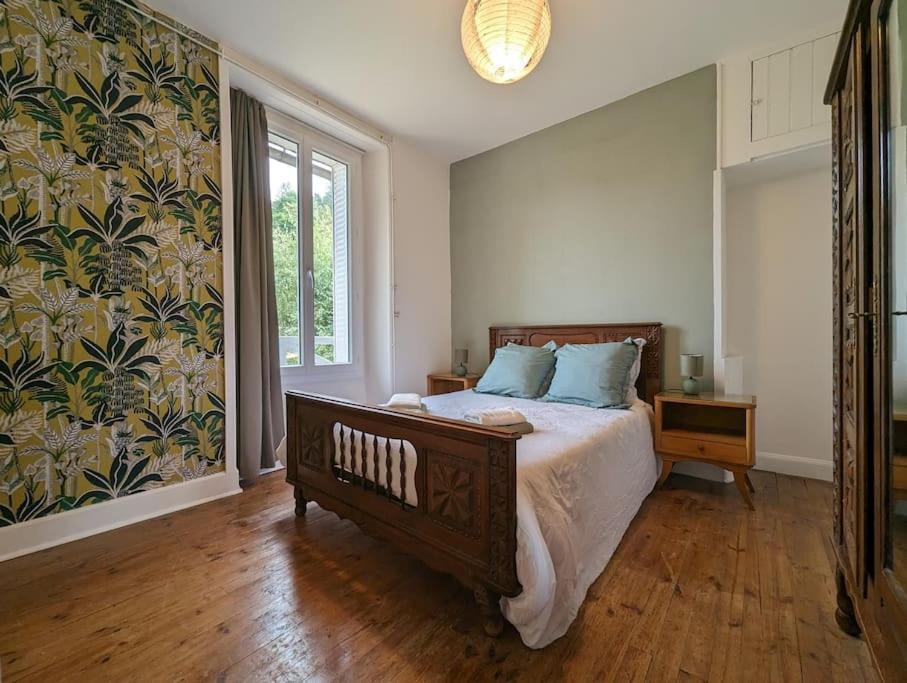 Maison Des Annees 30 - Vic-Sur-Cere - 14 Personnes Luaran gambar