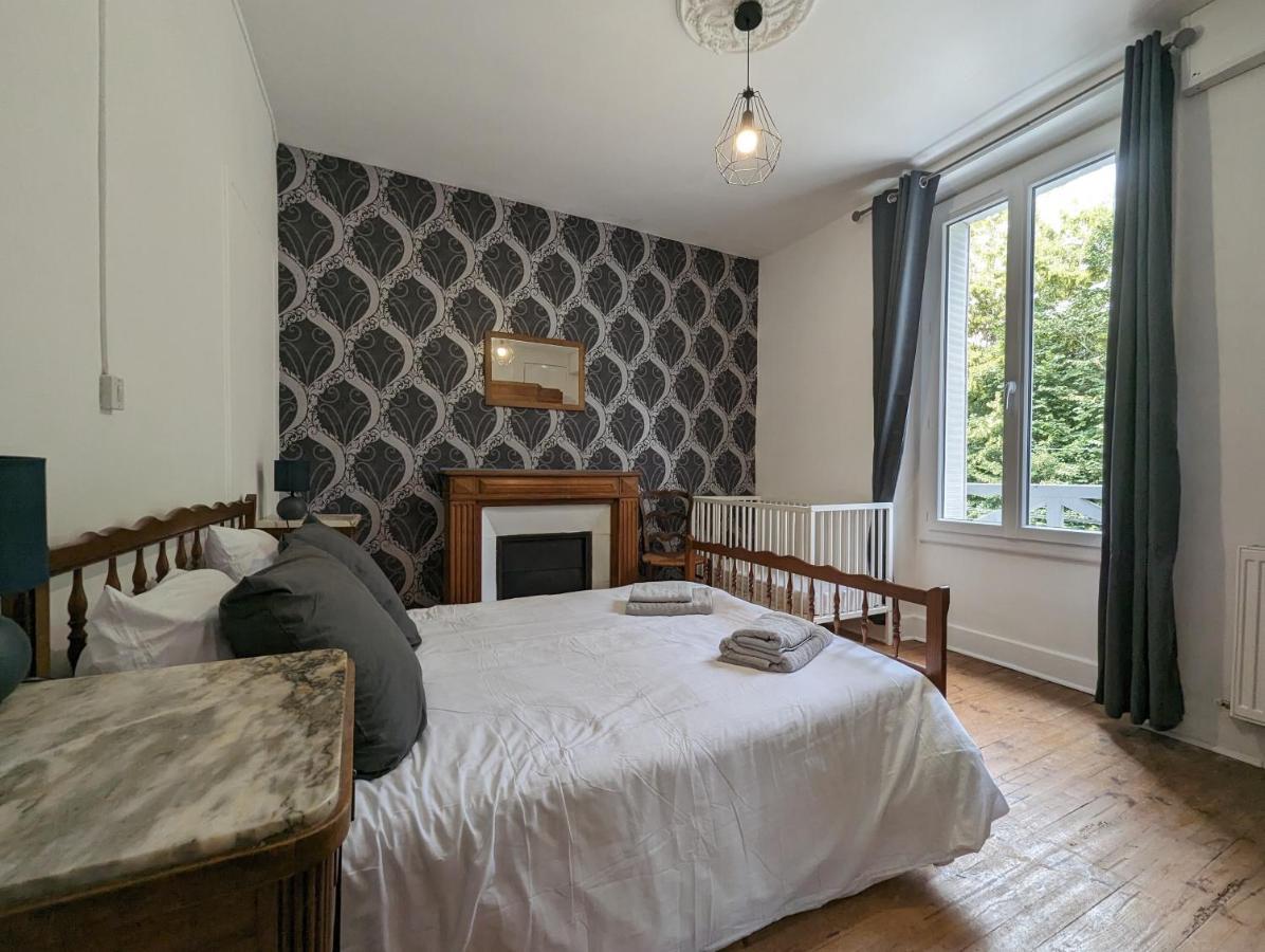 Maison Des Annees 30 - Vic-Sur-Cere - 14 Personnes Luaran gambar